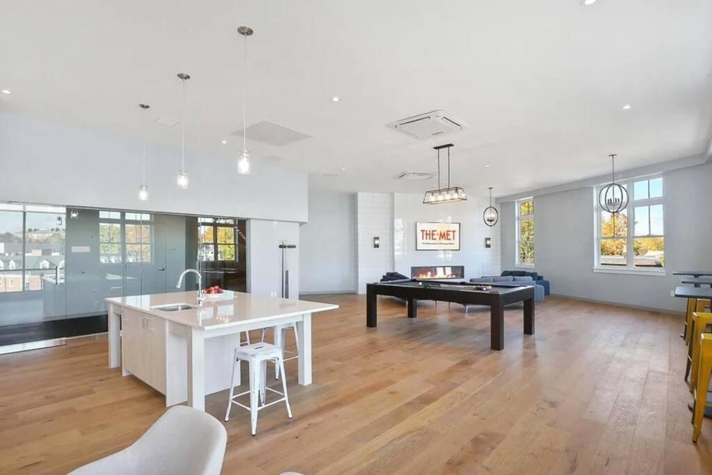 Luxury Apartment With Gym, Steps From Commuter Rail #4011 Reading Ngoại thất bức ảnh